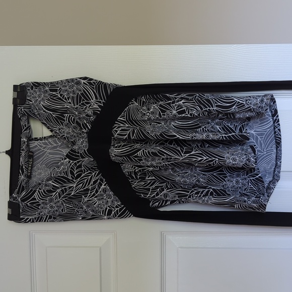 Black and white print tank top with tie - Picture 1 of 4